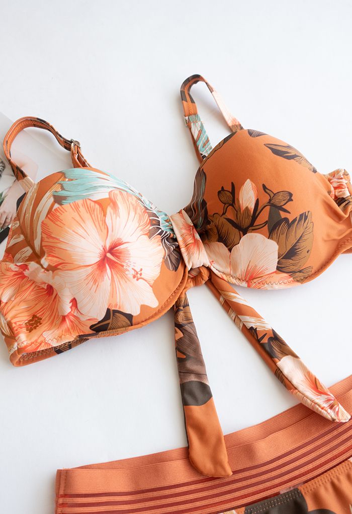 Ensemble de bikini bustier imprimé feuilles tropicales en orange
