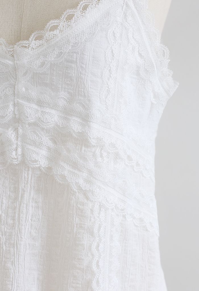 Débardeur camisole en coton mélangé à dentelles en blanc