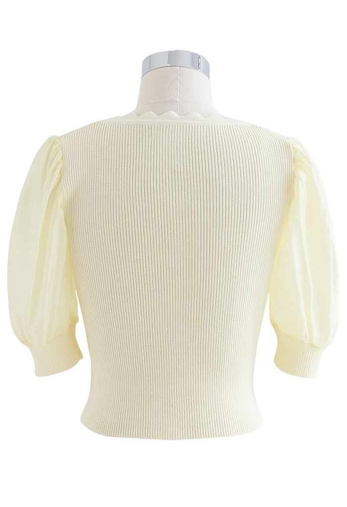 Haut court boutonné en tricot à manches épissées en jaune clair