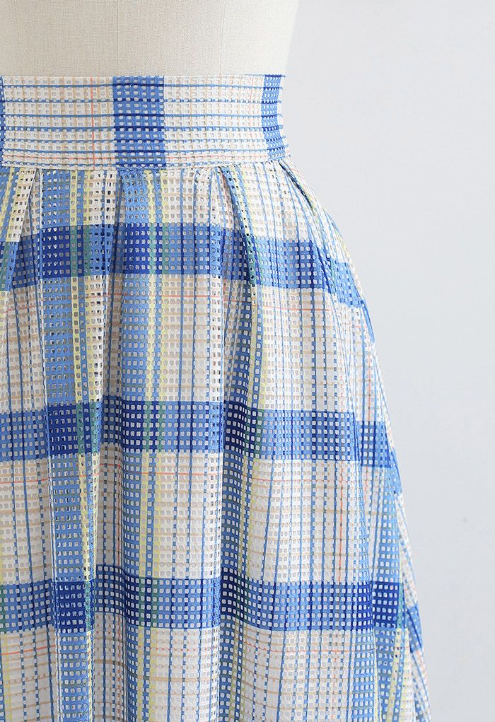 Jupe mi-longue plissée à carreaux pastel en bleu