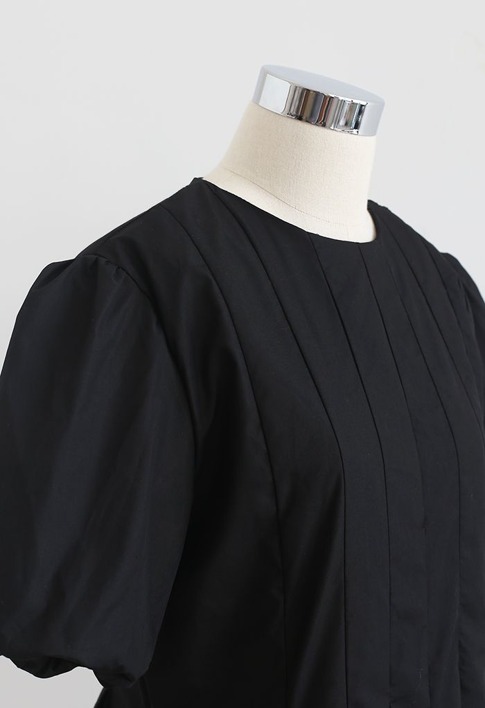 Robe mi-longue plissée à manches courtes Puff en noir