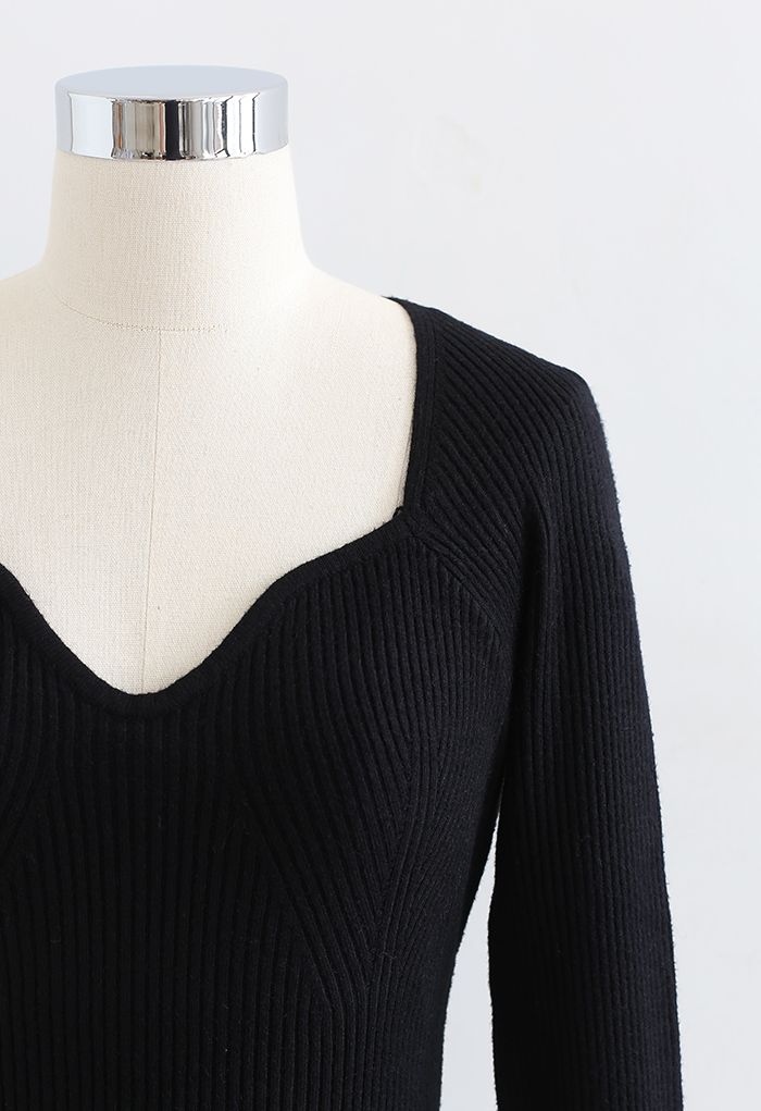 Haut en tricot ajusté à manches longues et encolure carrée en noir