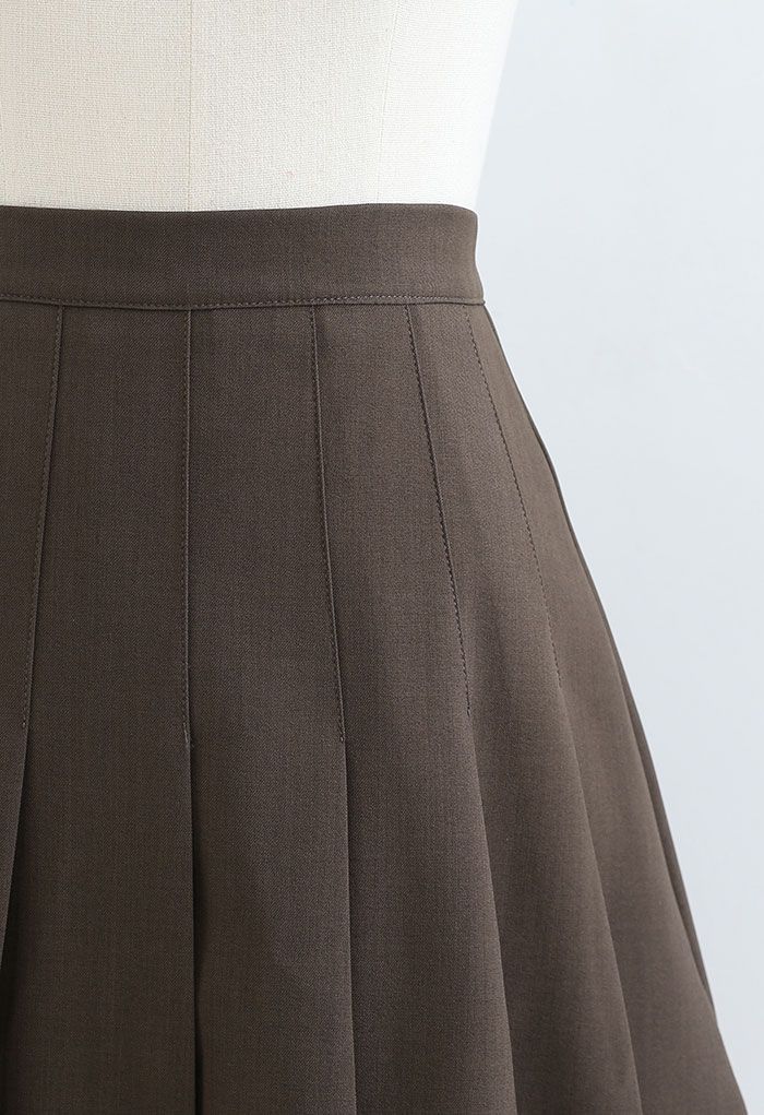 Mini-jupe plissée taille haute en marron