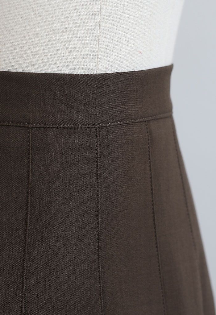 Mini-jupe plissée taille haute en marron