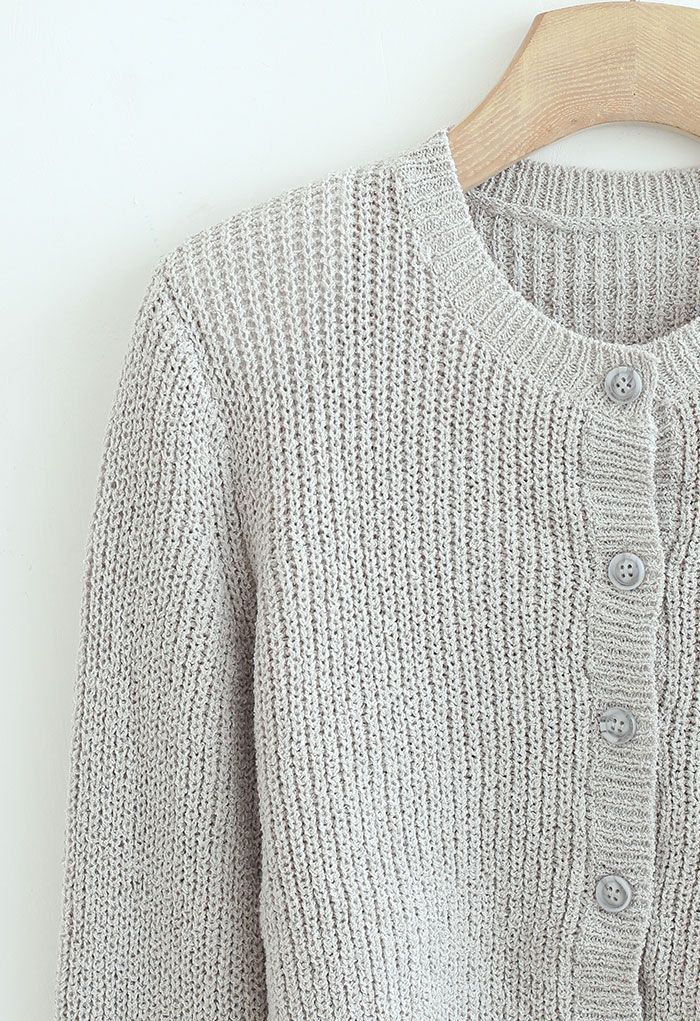 Cardigan court boutonné en tricot à épaules rembourrées en gris