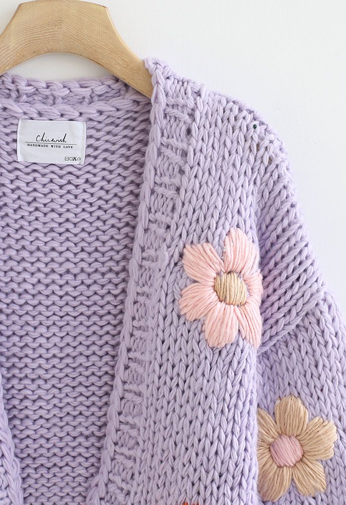 Cardigan épais tricoté à la main Stitch Flowers en lilas