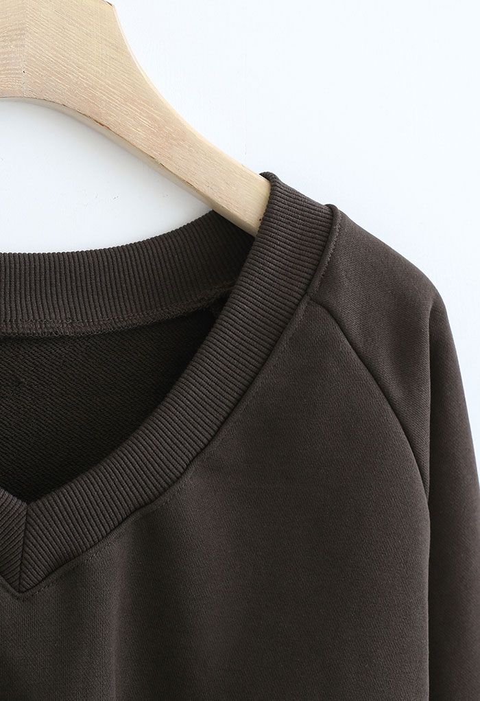 Sweat-shirt court surdimensionné à col en V en coton marron