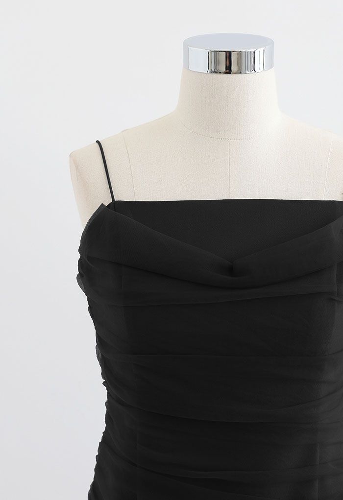 Mini-robe caraco en maille froncée sur le devant en noir