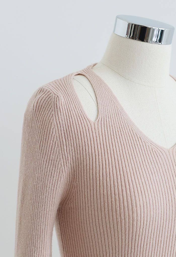 Haut en tricot ajusté aux épaules découpées en vieux rose