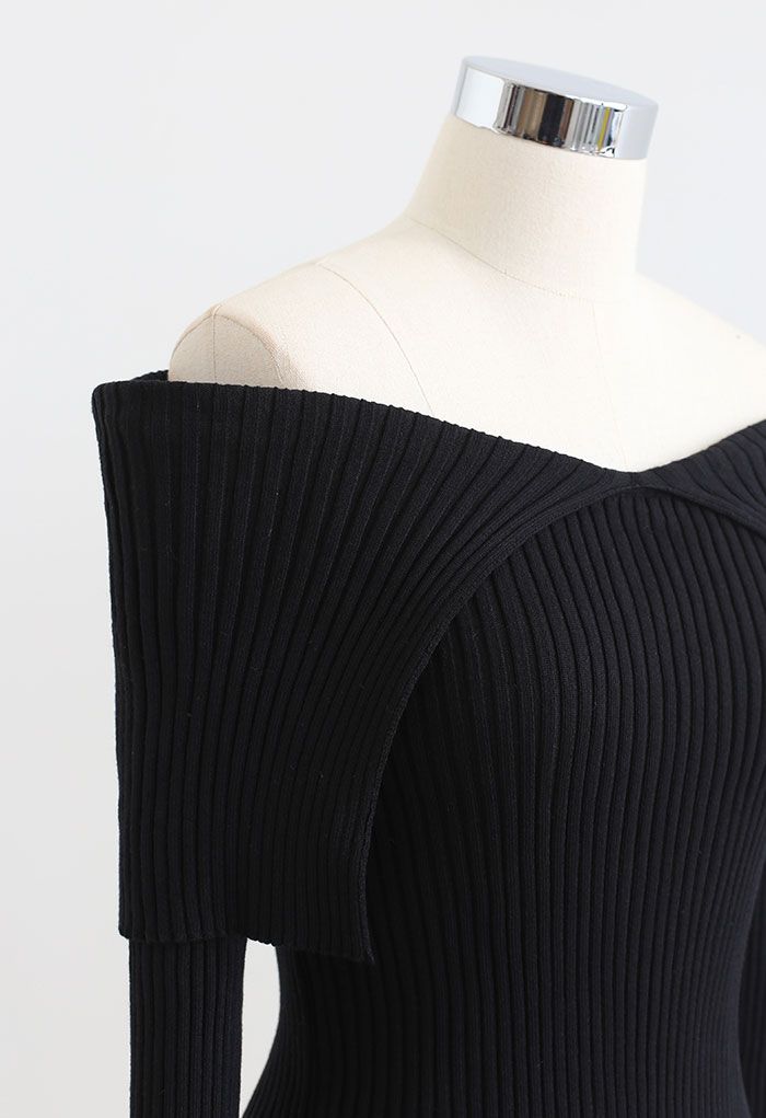 Flap Collar Off-Shoulder Crop Knit Top in Black