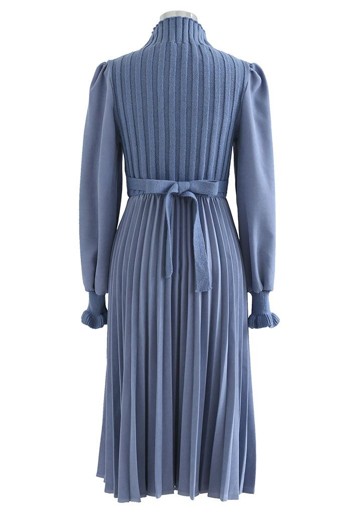 Robe mi-longue plissée en tricot torsadé en bleu