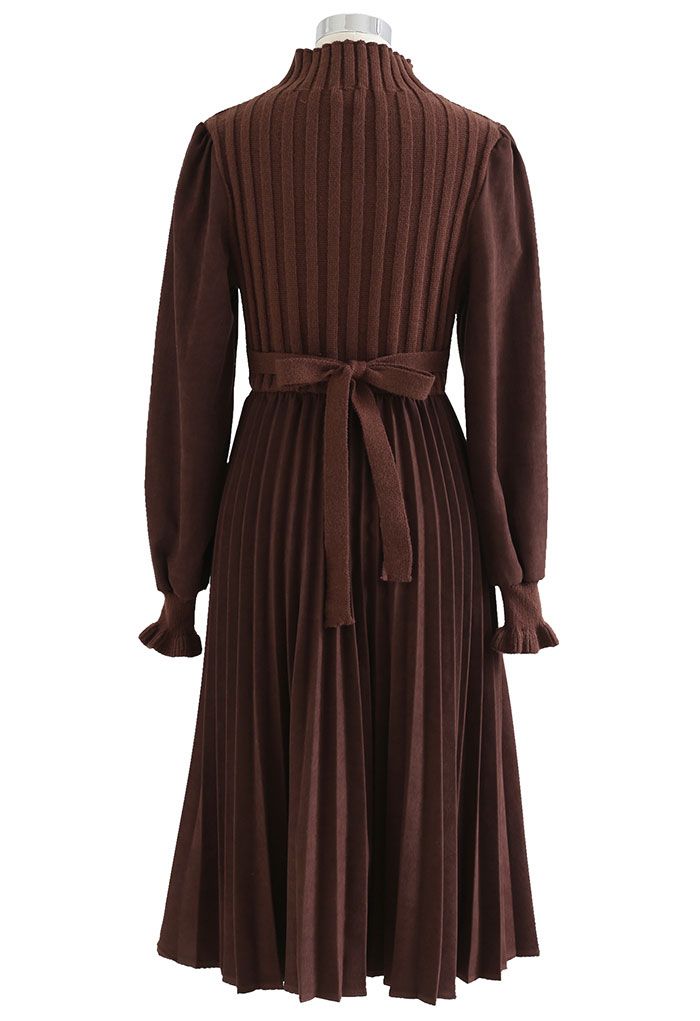 Robe mi-longue plissée épissée en tricot torsadé en marron