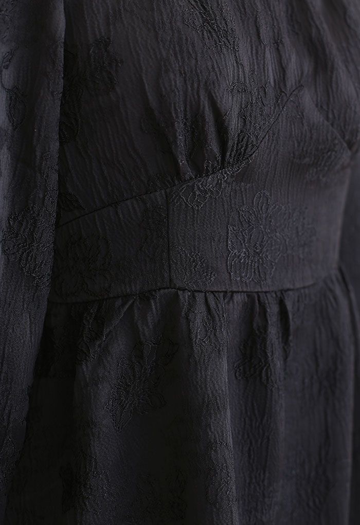Mini robe à col carré et imprimé floral en noir