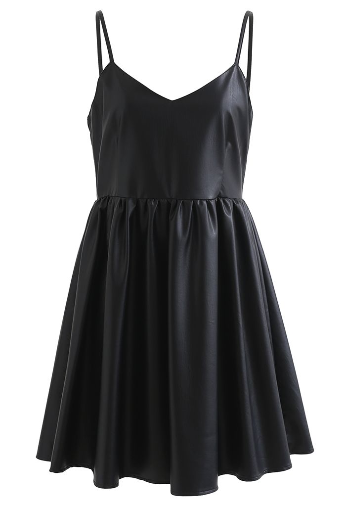 Mini-robe caraco en similicuir doux au toucher en noir
