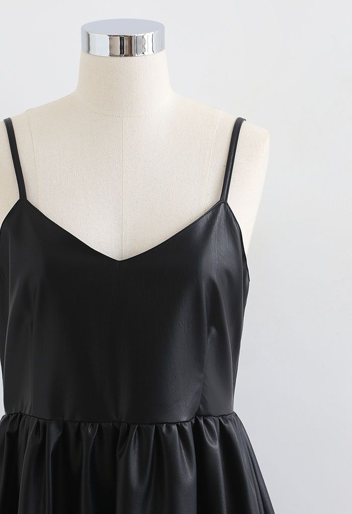 Mini-robe caraco en similicuir doux au toucher en noir