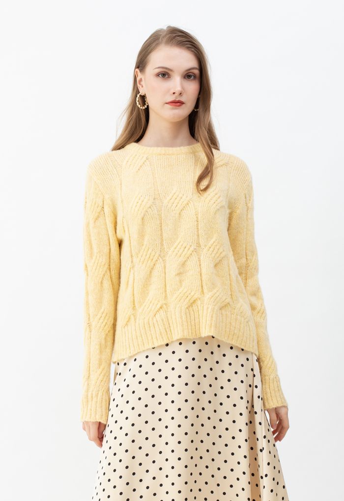 Pull en tricot torsadé à col ras du cou flou en jaune