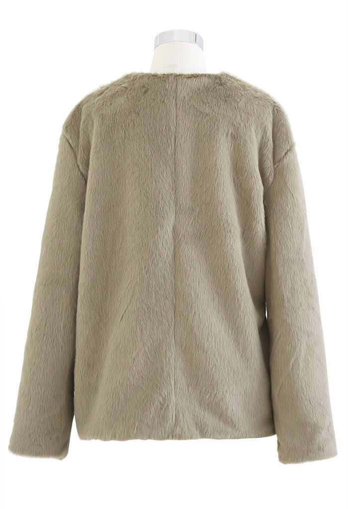 Manteau portefeuille en fausse fourrure avec boucle métallique en camel