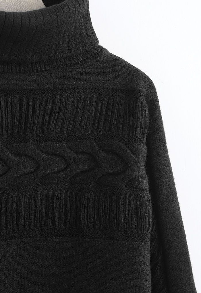 Pull en tricot à col roulé avec détails frangés en noir
