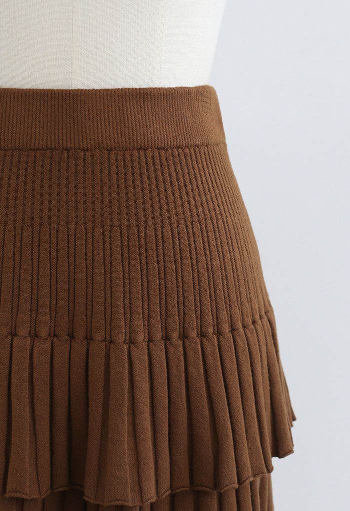 Mini-jupe en tricot plissé à plusieurs niveaux en caramel
