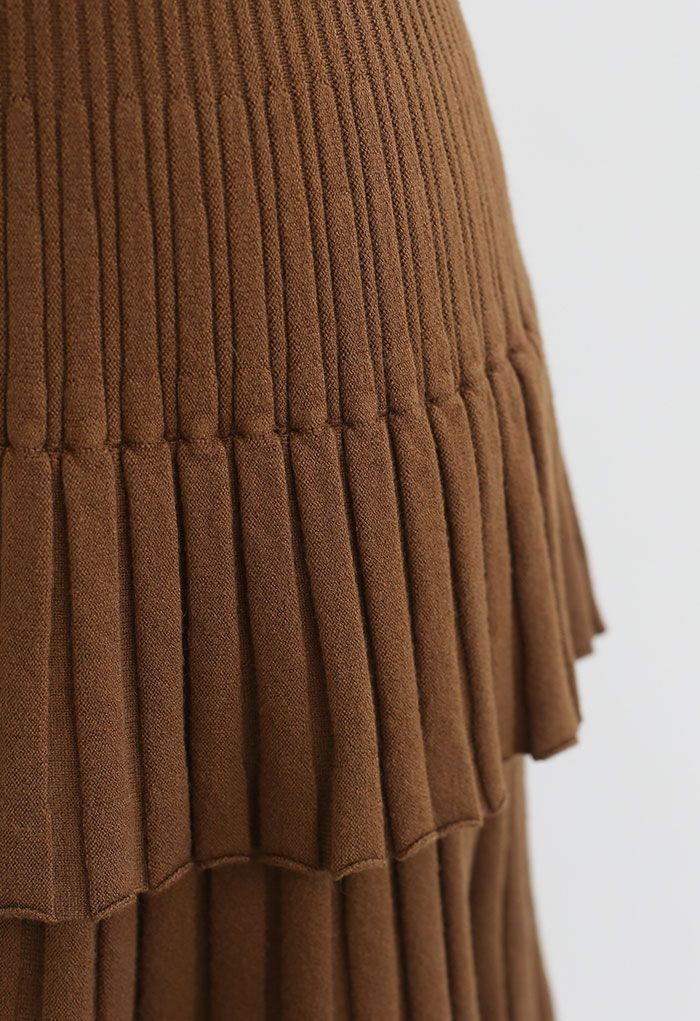 Mini-jupe en tricot plissé à plusieurs niveaux en caramel