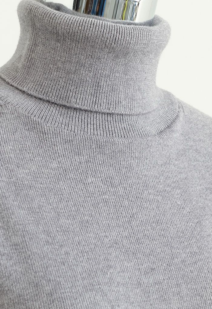 Robe pull en tricot douillet à col roulé et manches longues en gris
