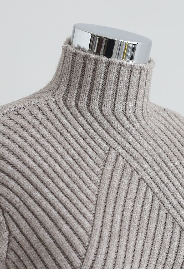 Haut ajusté en tricot à manches longues et col montant en lin