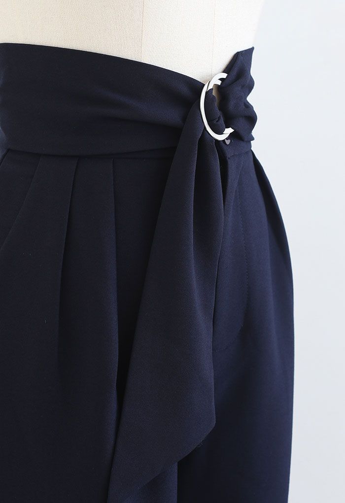 Pantalon large à taille nouée avec joint torique en bleu marine