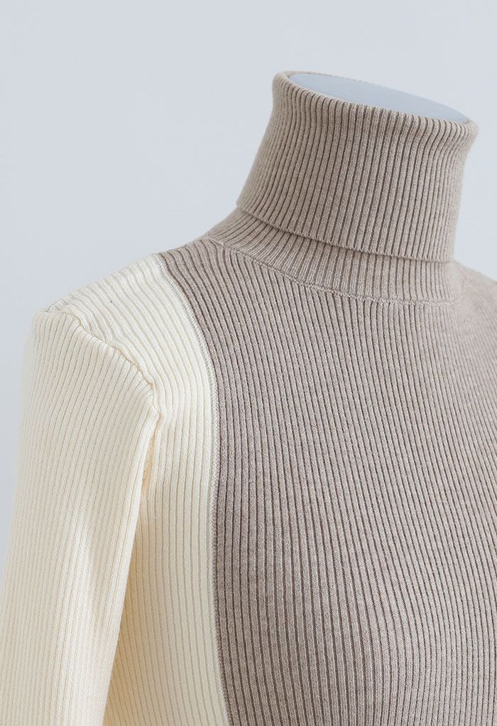 Haut en tricot ajusté à col roulé bicolore en lin