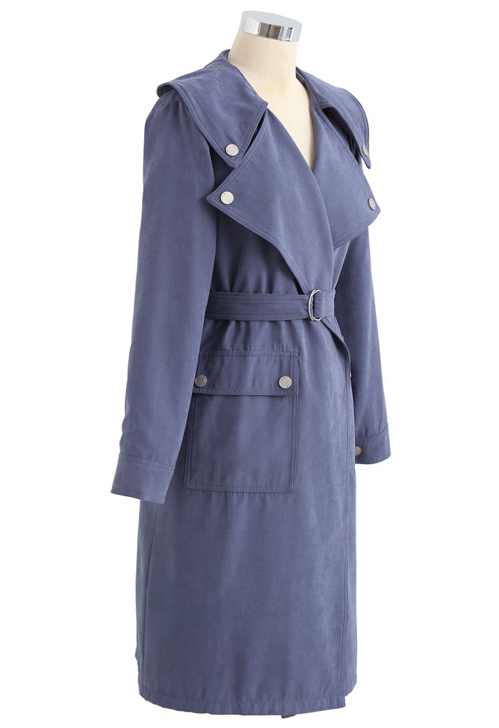 Trench-coat ceinturé avec poche en daim bleu