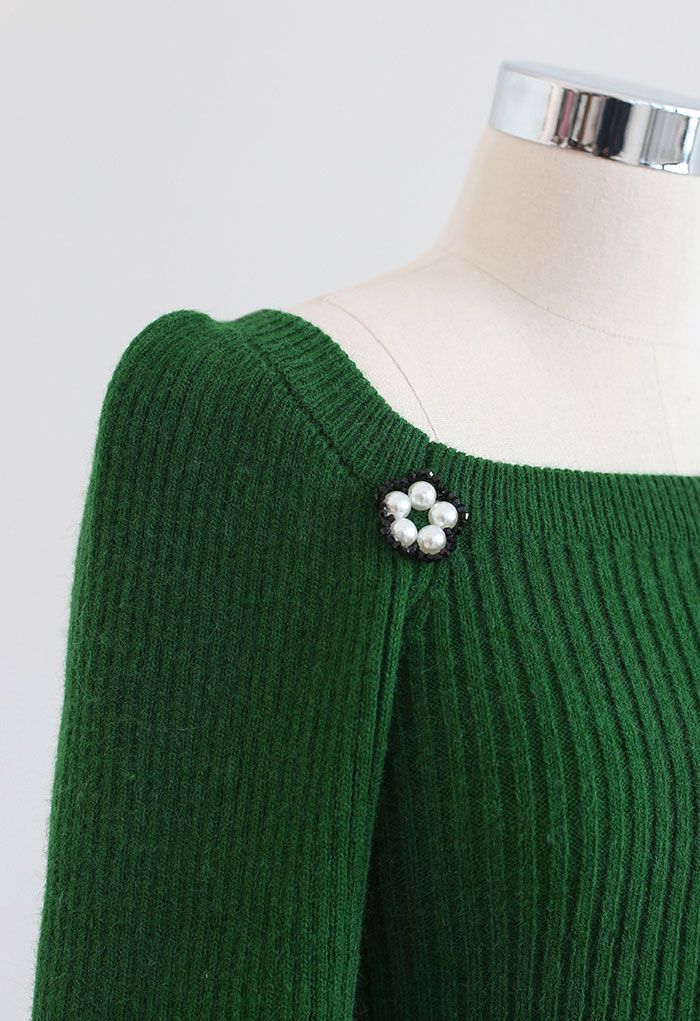 Haut court en tricot à col carré et fleurs nacrées en vert