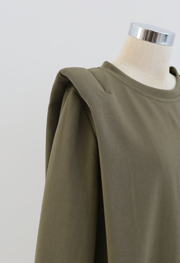 Sweat-shirt à manches longues avec épaules rembourrées en olive
