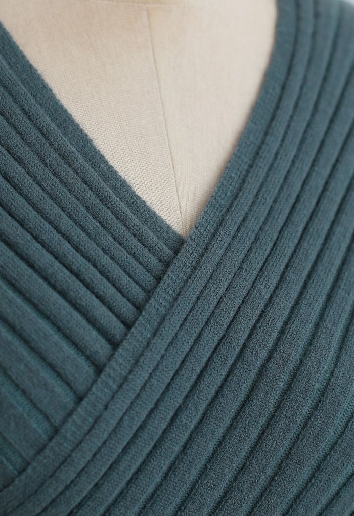 Haut en tricot côtelé ajusté croisé en bleu sarcelle