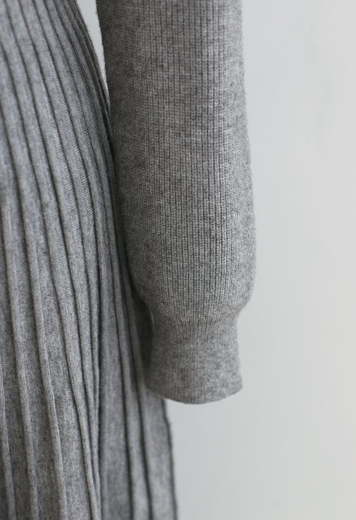 Robe mi-longue cache-cœur en tricot côtelé avec ceinture en gris