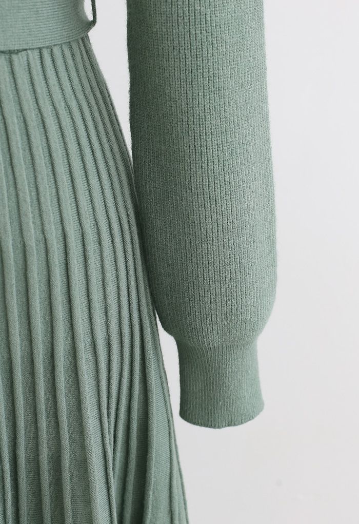 Robe mi-longue portefeuille en tricot côtelé avec ceinture en vert