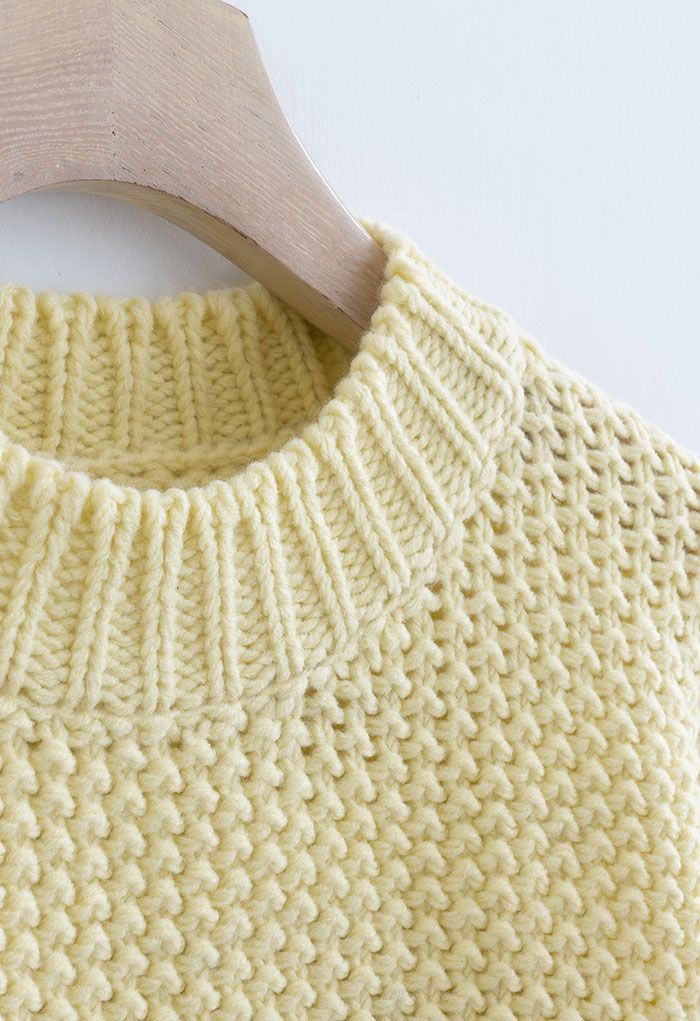 Pull épais tricoté à la main avec blocs de couleurs en jaune
