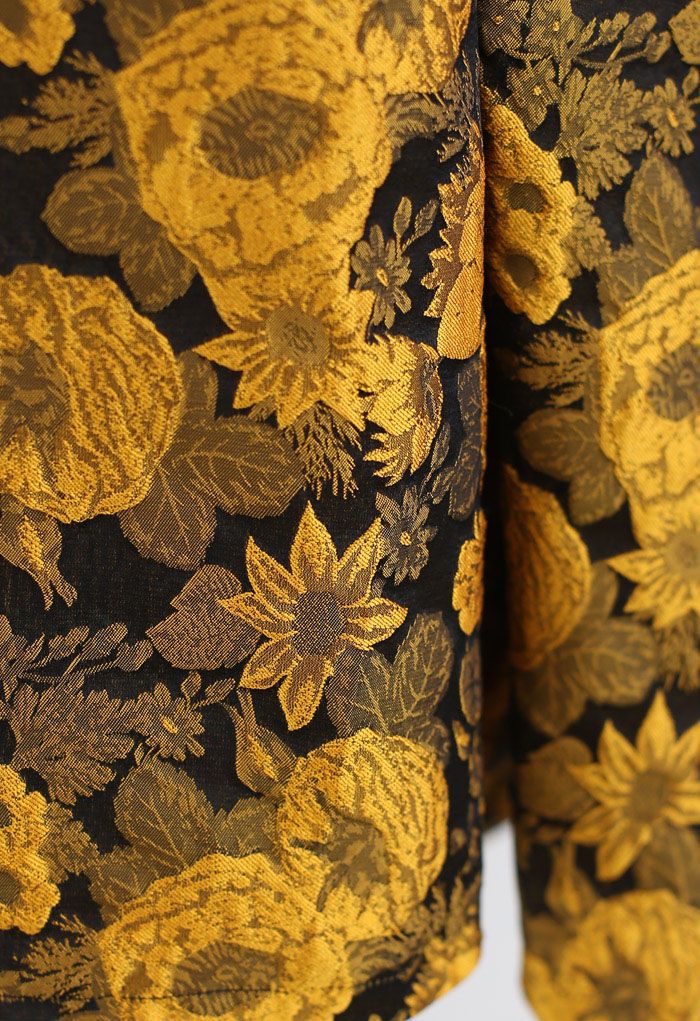 Noble Robe cascade en jacquard gaufré à fleurs