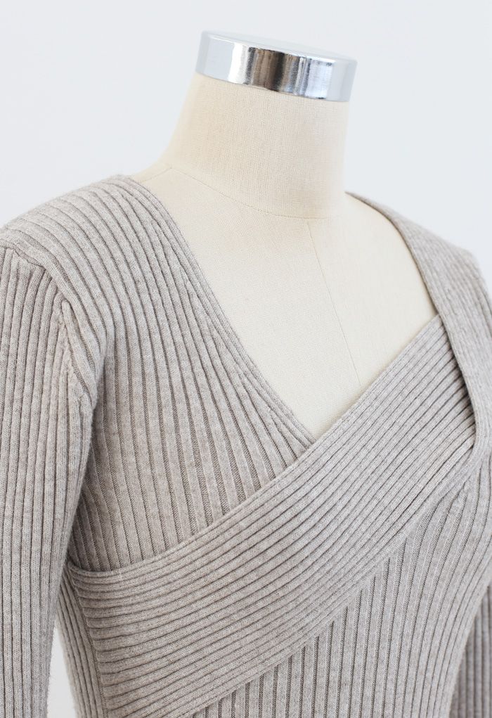 Robe cache-cœur en tricot côtelé à surplis en lin