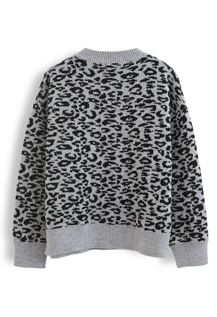 Pull en tricot à col rond et motif léopard en gris