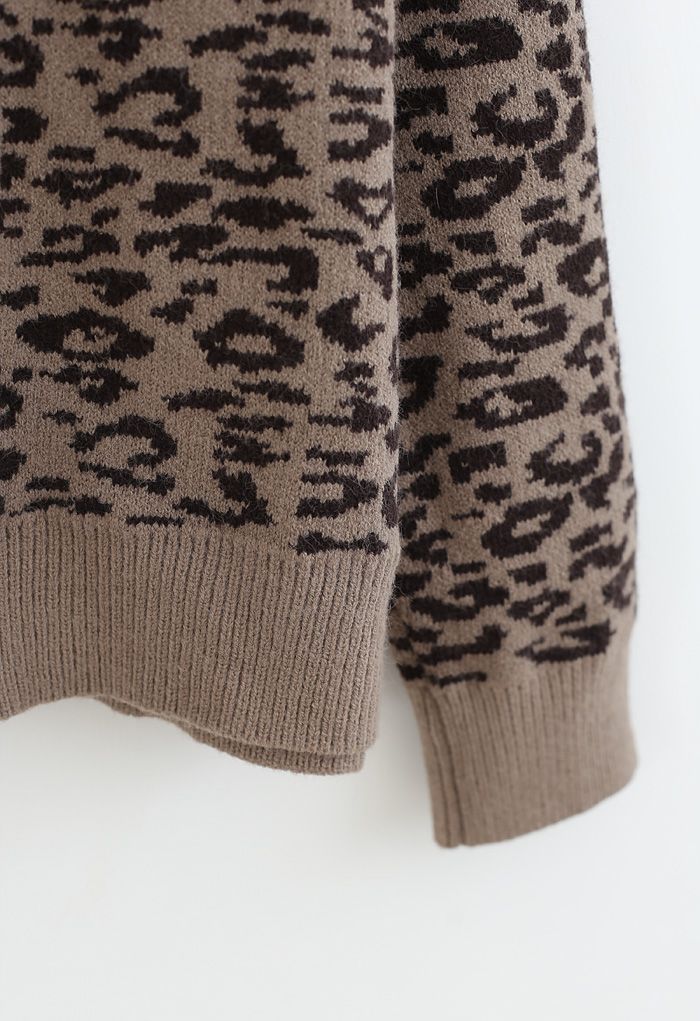 Pull en tricot à col rond et motif léopard en marron