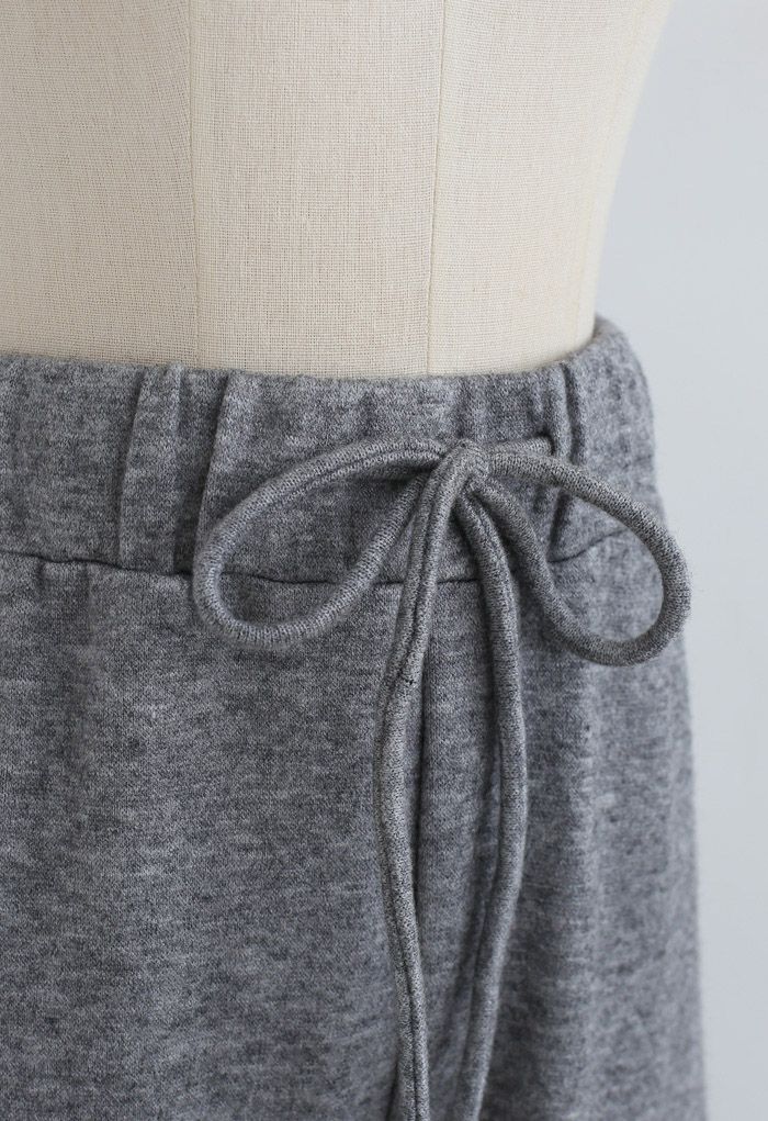 Pantalon en tricot doux au toucher avec cordon de serrage en gris
