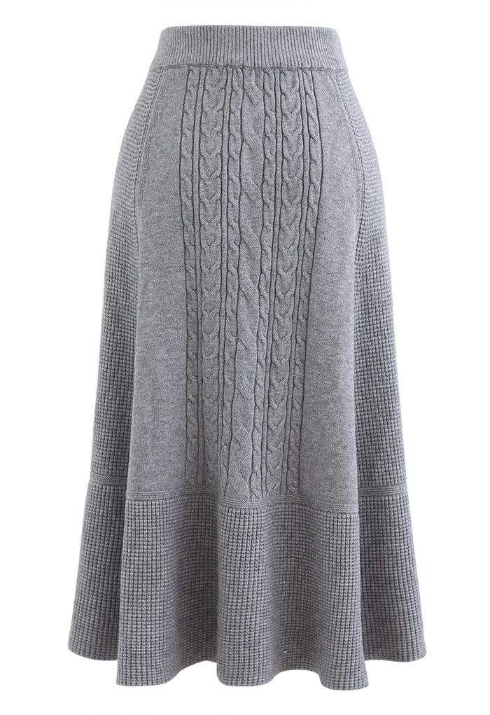 Jupe mi-longue trapèze en tricot doux à texture tressée en gris