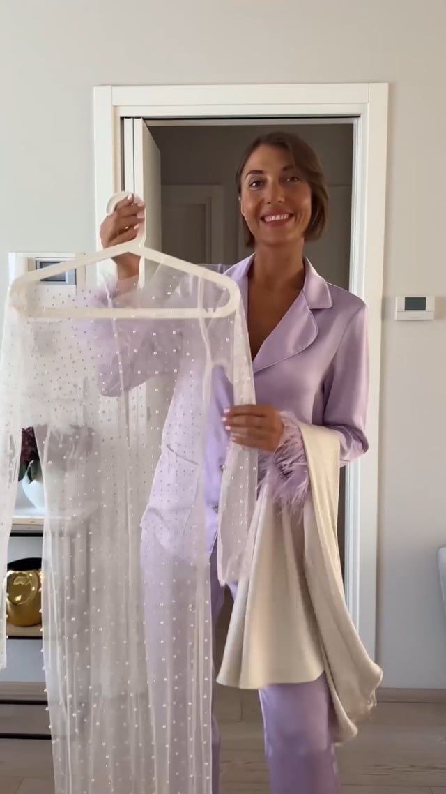 Robe longue cache-maillot en maille transparente ornée de perles complètes en crème