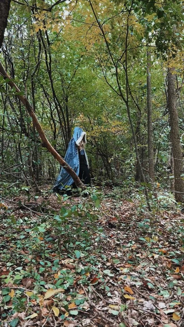 Cape à capuche en velours à nouer avec étoiles scintillantes