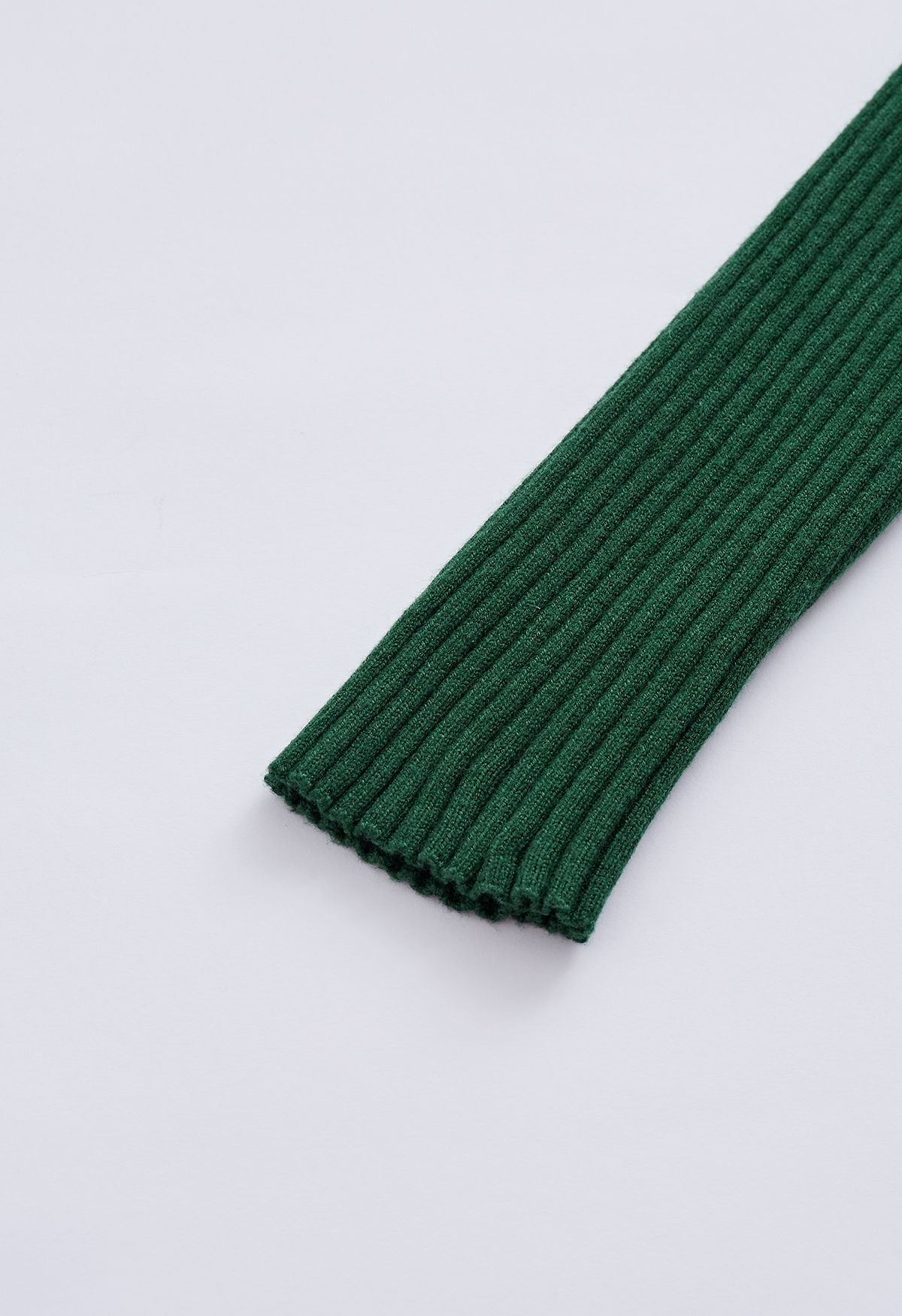Robe mi-longue en tricot à col roulé et rayures en vert foncé