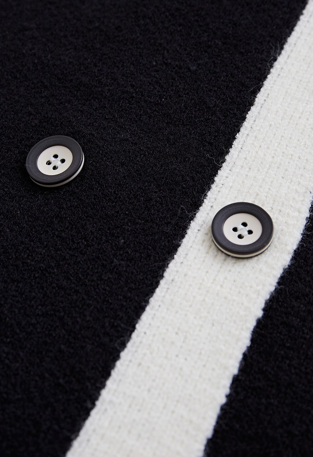Cardigan à double boutonnage de couleur contrastée en noir