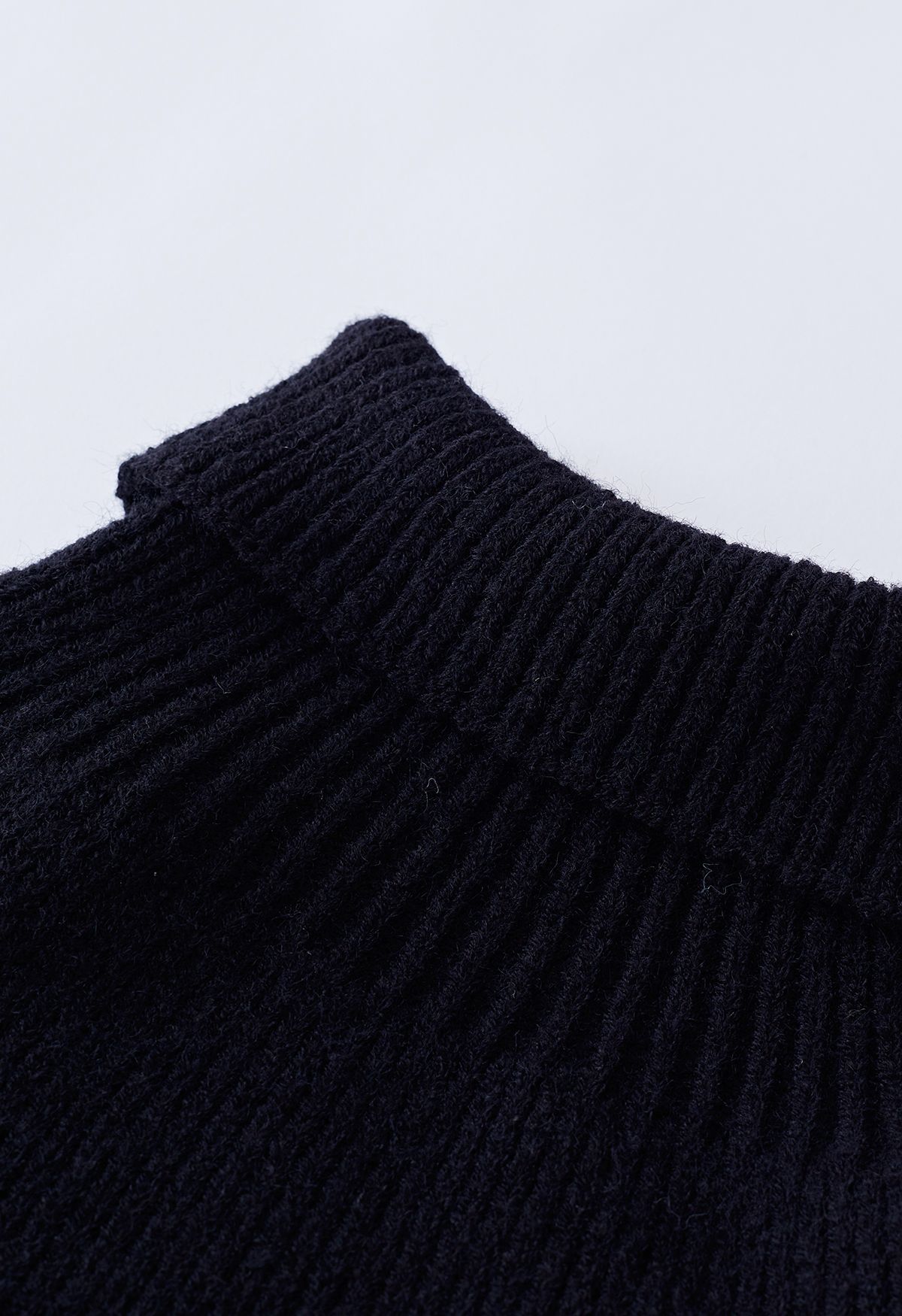 Pull en tricot rayé à écharpe amovible en noir