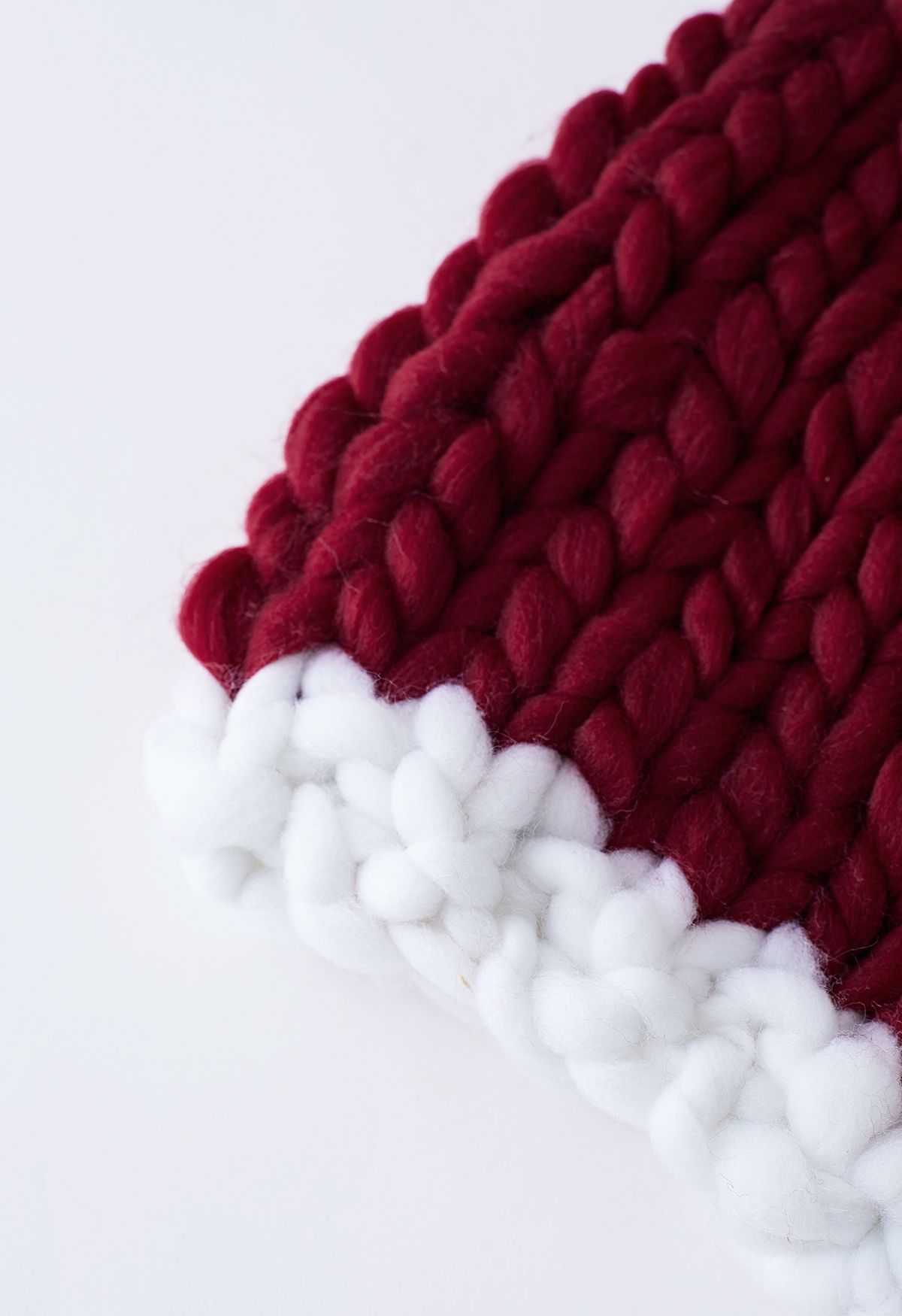 Bonnet de Noël pompon tricoté à la main tressé en bordeaux