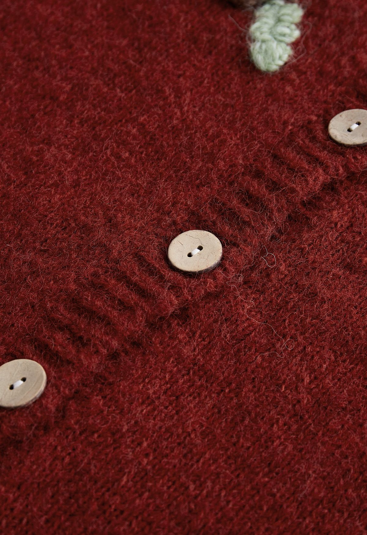 Cardigan en tricot pelucheux à boutons en bois pour enfants