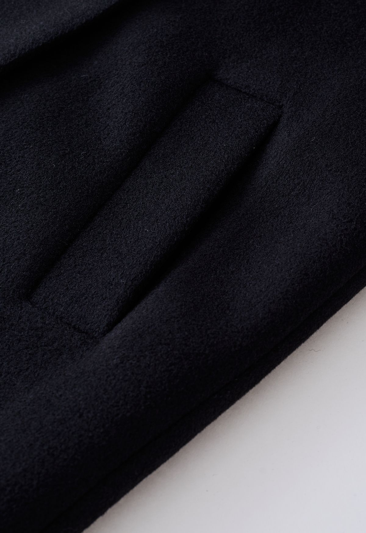Manteau droit en laine mélangée à double boutonnage en noir