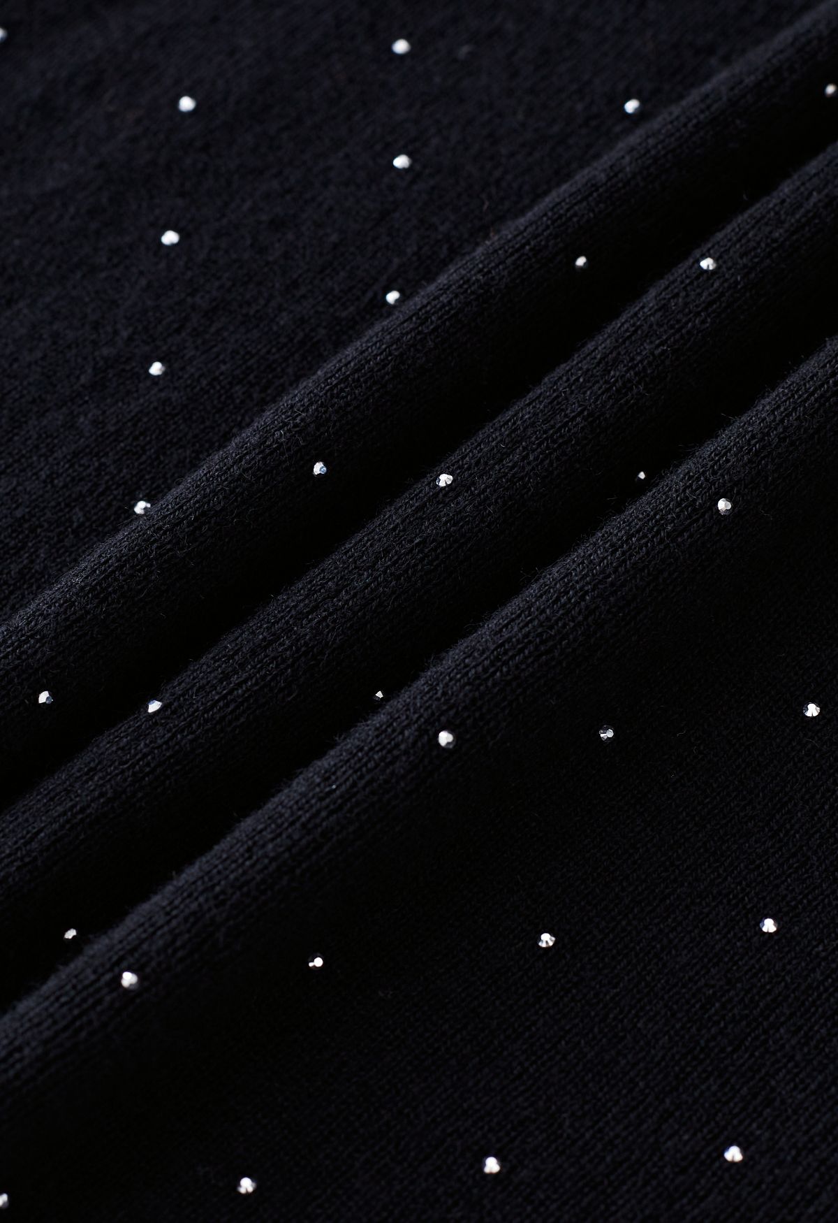 Haut ajusté en tricot côtelé à cristaux dispersés en noir